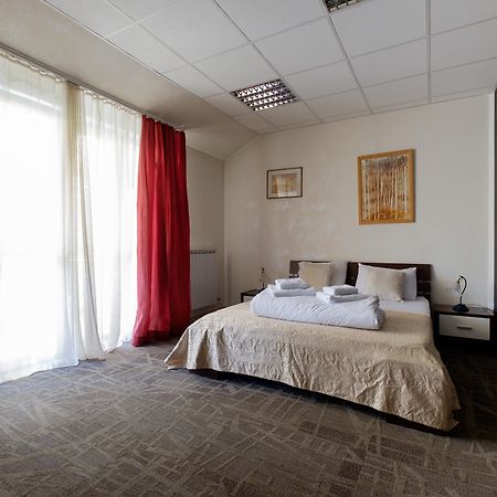 Villa Bulevar Beograd Bagian luar foto